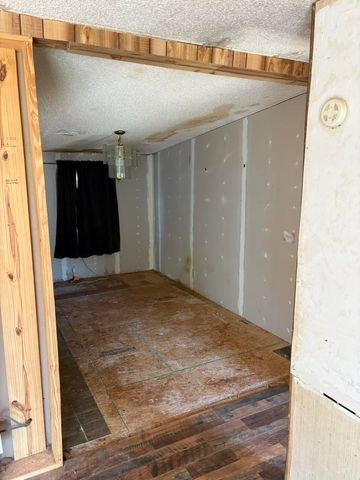 704 Spencer Creek Rd, Campobello, SC 29322