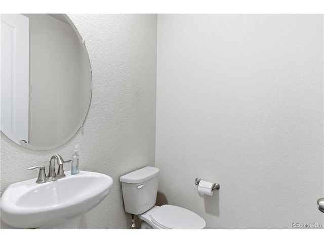 16076 Columbine Pl, Thornton, CO 80602