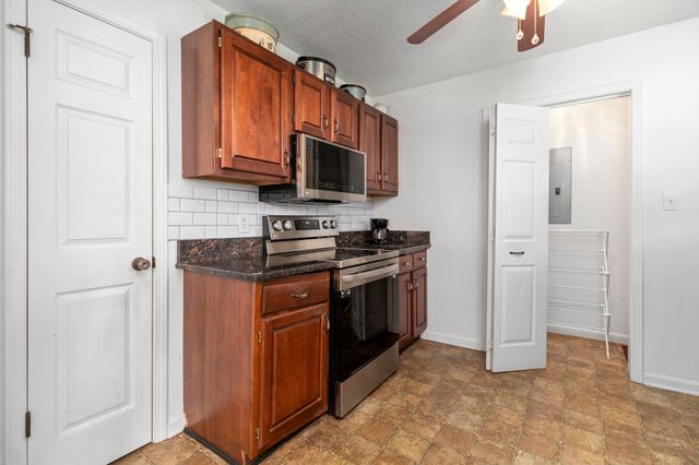 1188 Willow Ter, Clarksville, TN 37043