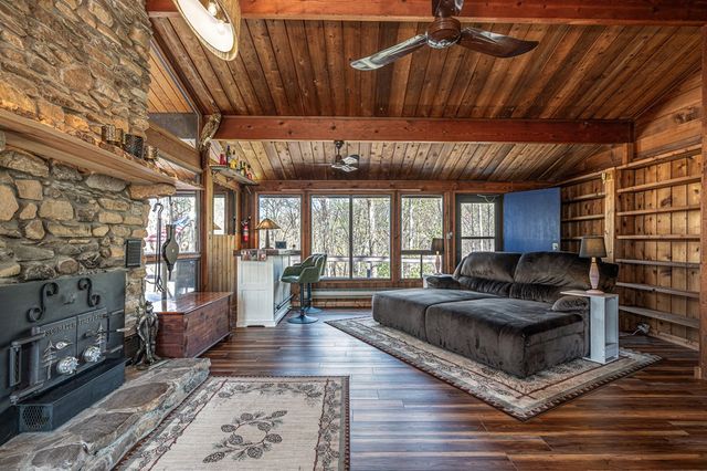 439 Granny Squirrel Drive, Andrews, NC 28901