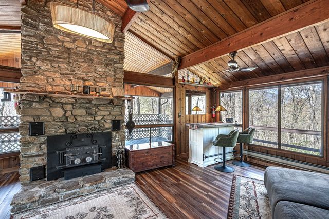 439 Granny Squirrel Drive, Andrews, NC 28901
