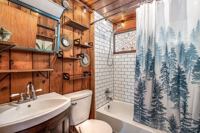 439 Granny Squirrel Drive, Andrews, NC 28901