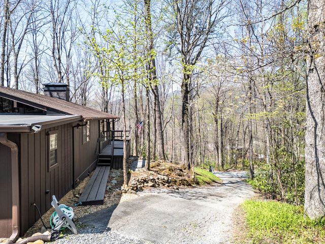 439 Granny Squirrel Drive, Andrews, NC 28901