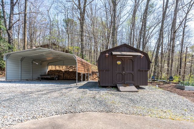 439 Granny Squirrel Drive, Andrews, NC 28901