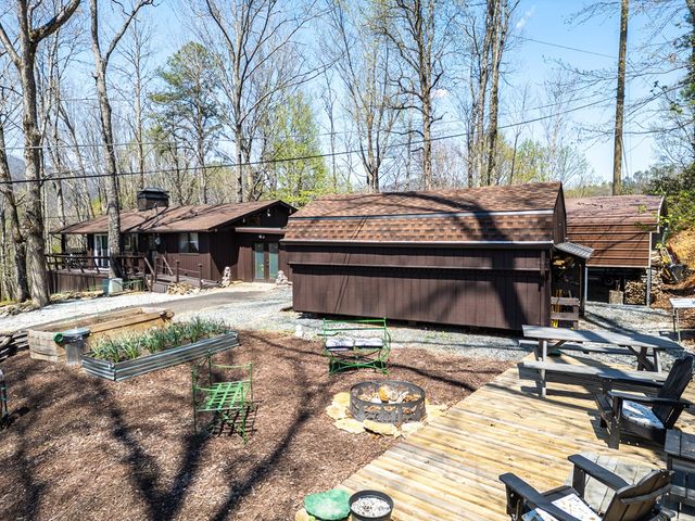 439 Granny Squirrel Drive, Andrews, NC 28901