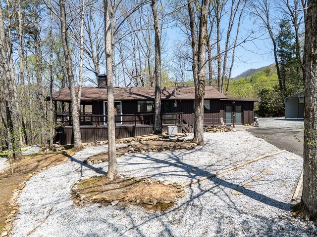 439 Granny Squirrel Drive, Andrews, NC 28901
