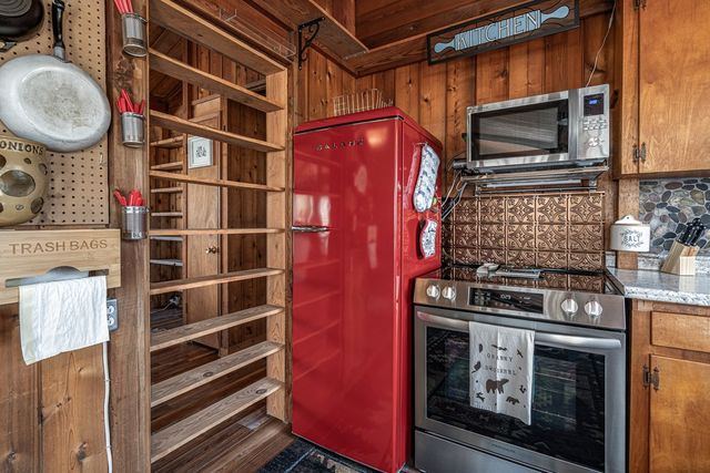 439 Granny Squirrel Drive, Andrews, NC 28901