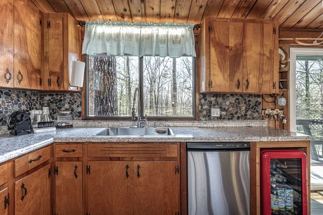 439 Granny Squirrel Drive, Andrews, NC 28901