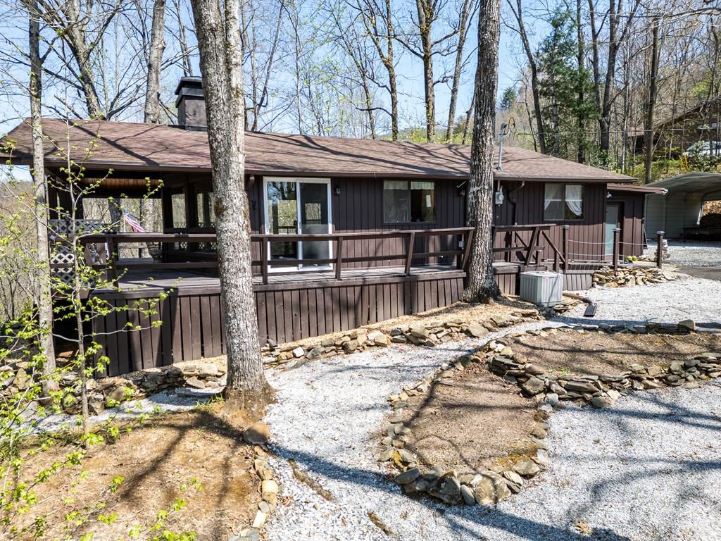 439 Granny Squirrel Drive, Andrews, NC 28901