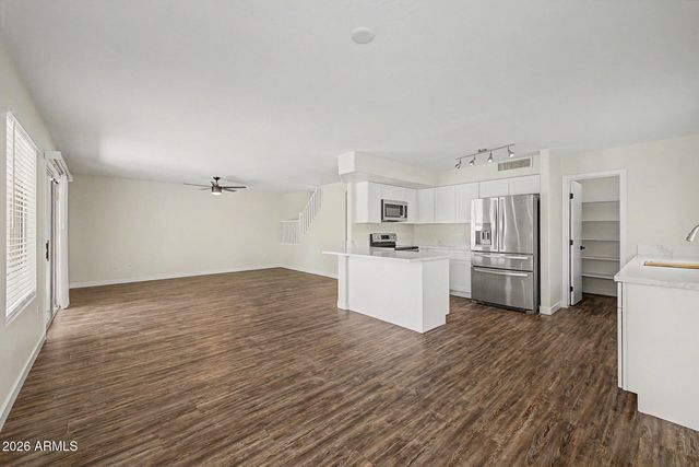 6046 N FLORENCE Avenue, Litchfield Park, AZ 85340