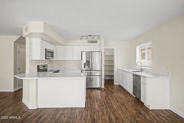 6046 N FLORENCE Avenue, Litchfield Park, AZ 85340