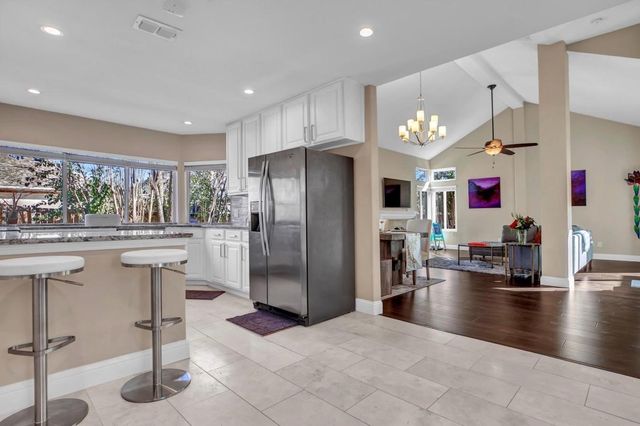 5915 Smoke Glass Trail, Dallas, TX 75252