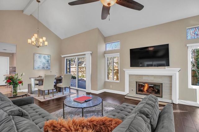 5915 Smoke Glass Trail, Dallas, TX 75252