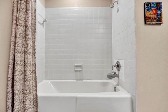 5915 Smoke Glass Trail, Dallas, TX 75252