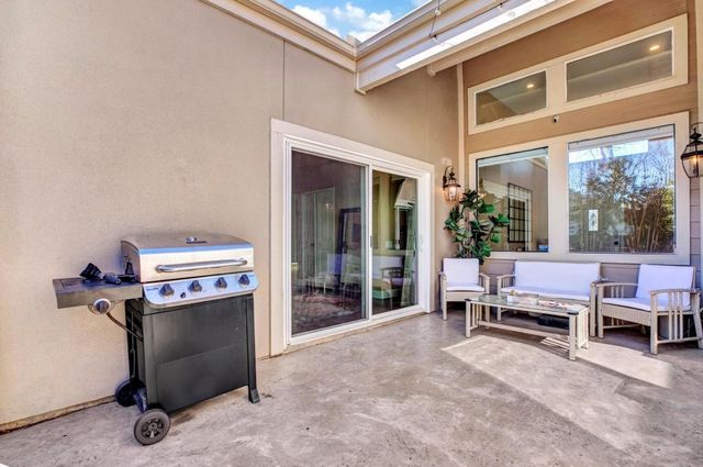 5915 Smoke Glass Trail, Dallas, TX 75252