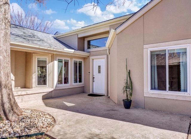 5915 Smoke Glass Trail, Dallas, TX 75252