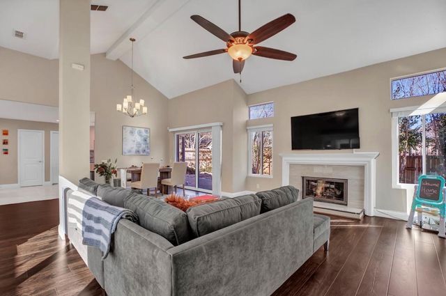 5915 Smoke Glass Trail, Dallas, TX 75252