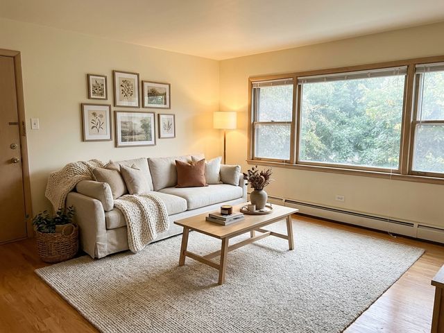 7400 N Harlem Avenue 1W, Chicago, IL 60631
