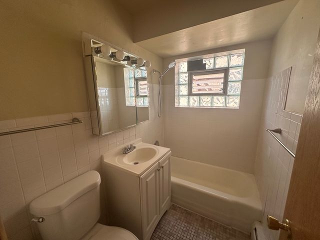 7400 N Harlem Avenue 1W, Chicago, IL 60631