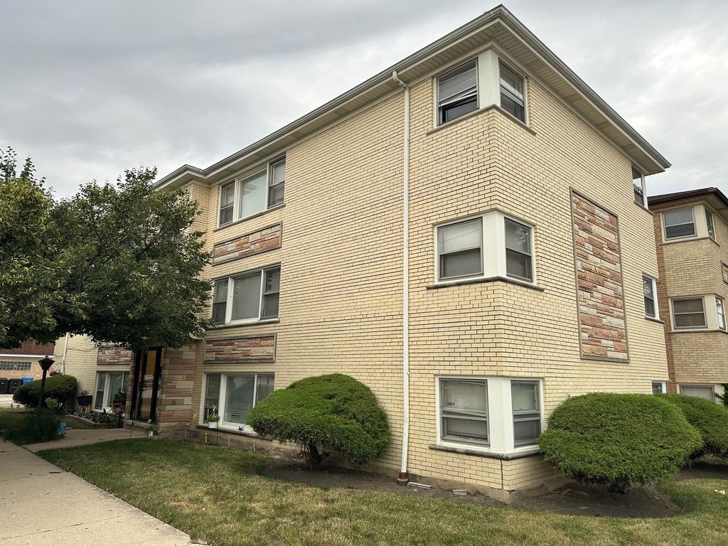 7400 N Harlem Avenue 1W, Chicago, IL 60631