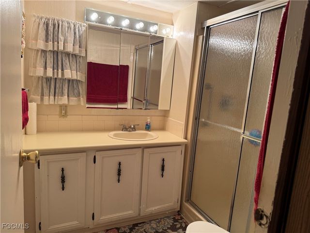 49 Poinsettia DR, Fort Myers, FL 33905