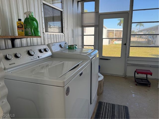 49 Poinsettia DR, Fort Myers, FL 33905