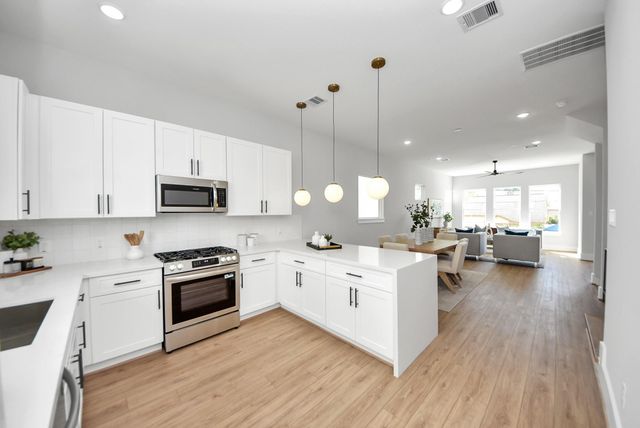 1207 Cavalcade Street A, Houston, TX 77009