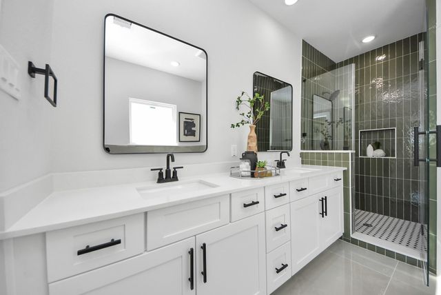 1207 Cavalcade Street A, Houston, TX 77009