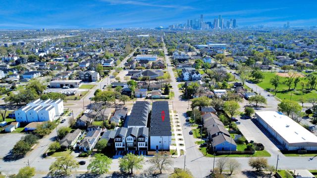 1207 Cavalcade Street A, Houston, TX 77009
