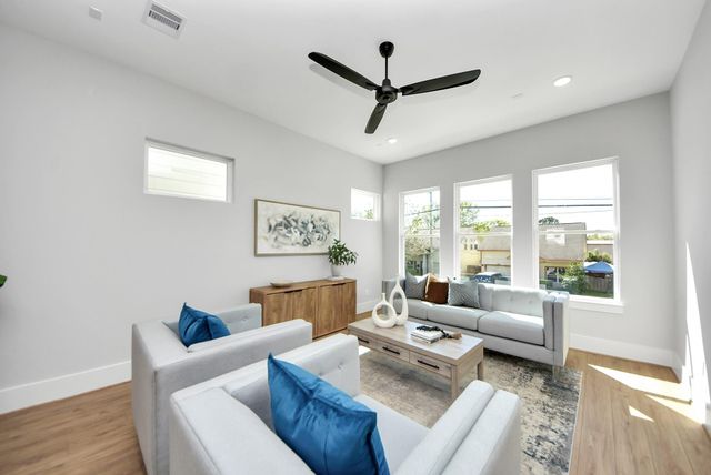 1207 Cavalcade Street A, Houston, TX 77009