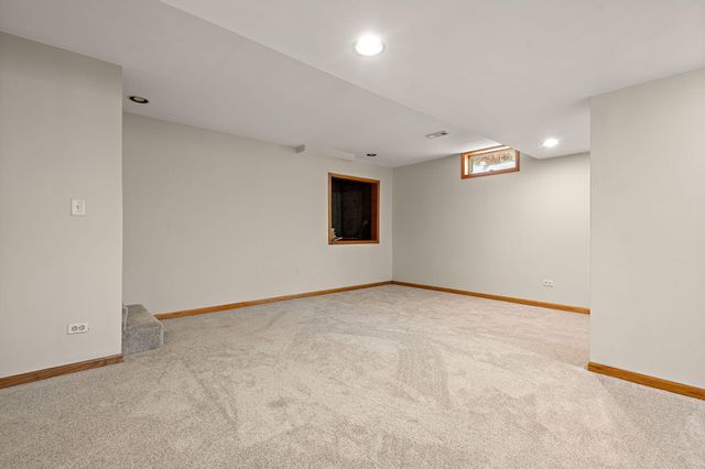 6233 76th Avenue, Schererville, IN 46375