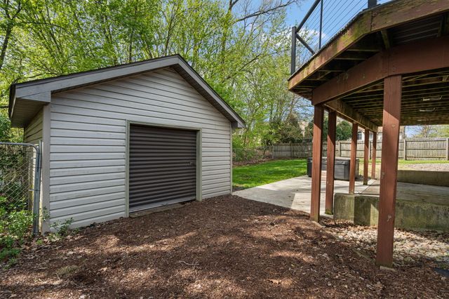 6233 76th Avenue, Schererville, IN 46375