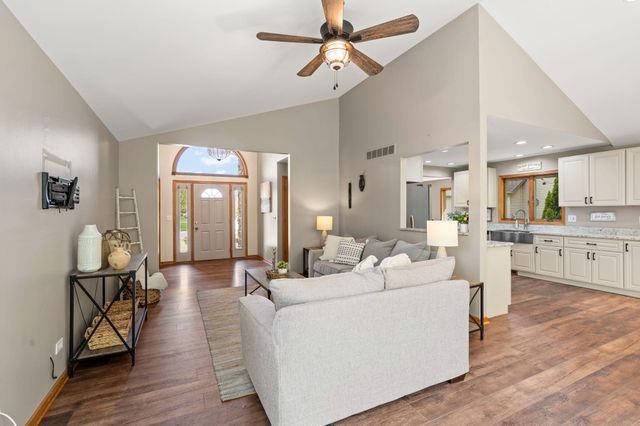 6233 76th Avenue, Schererville, IN 46375