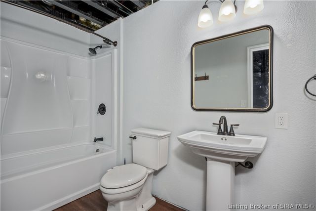 3044 Brookhill Court, Georgetown, IN 47122