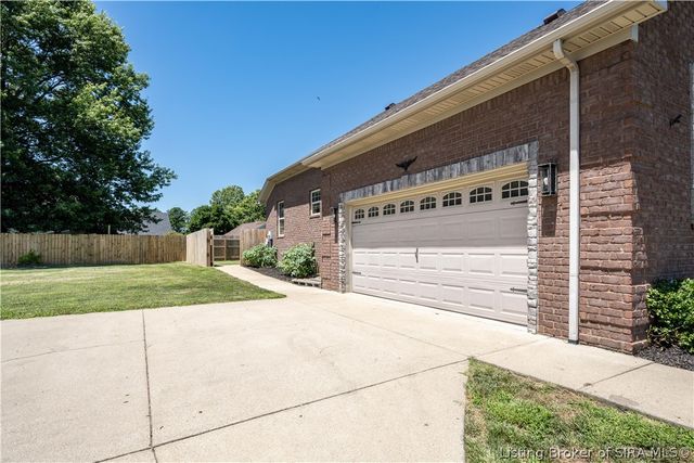 3044 Brookhill Court, Georgetown, IN 47122