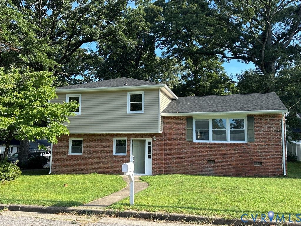 3209 Randall St, Hopewell, VA 23860