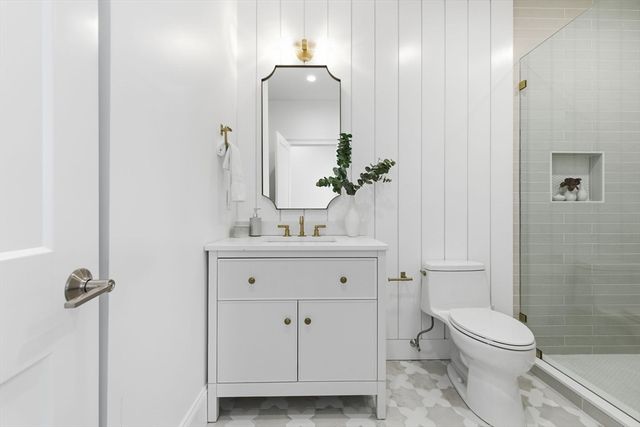 40 Foxcroft Rd, Winchester, MA 01890