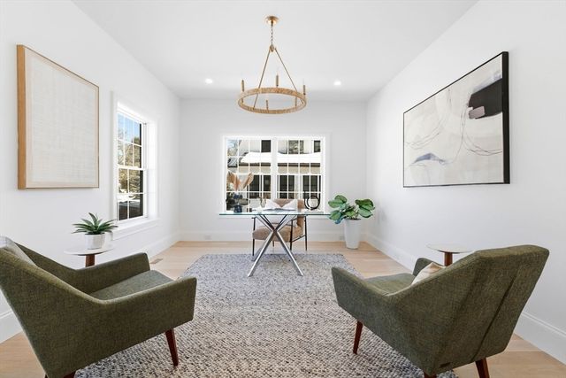 40 Foxcroft Rd, Winchester, MA 01890