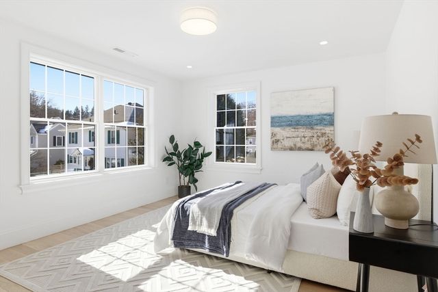 40 Foxcroft Rd, Winchester, MA 01890