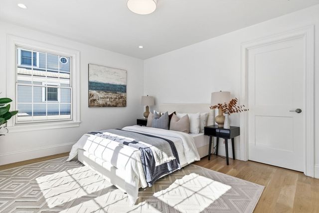 40 Foxcroft Rd, Winchester, MA 01890