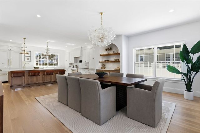 40 Foxcroft Rd, Winchester, MA 01890