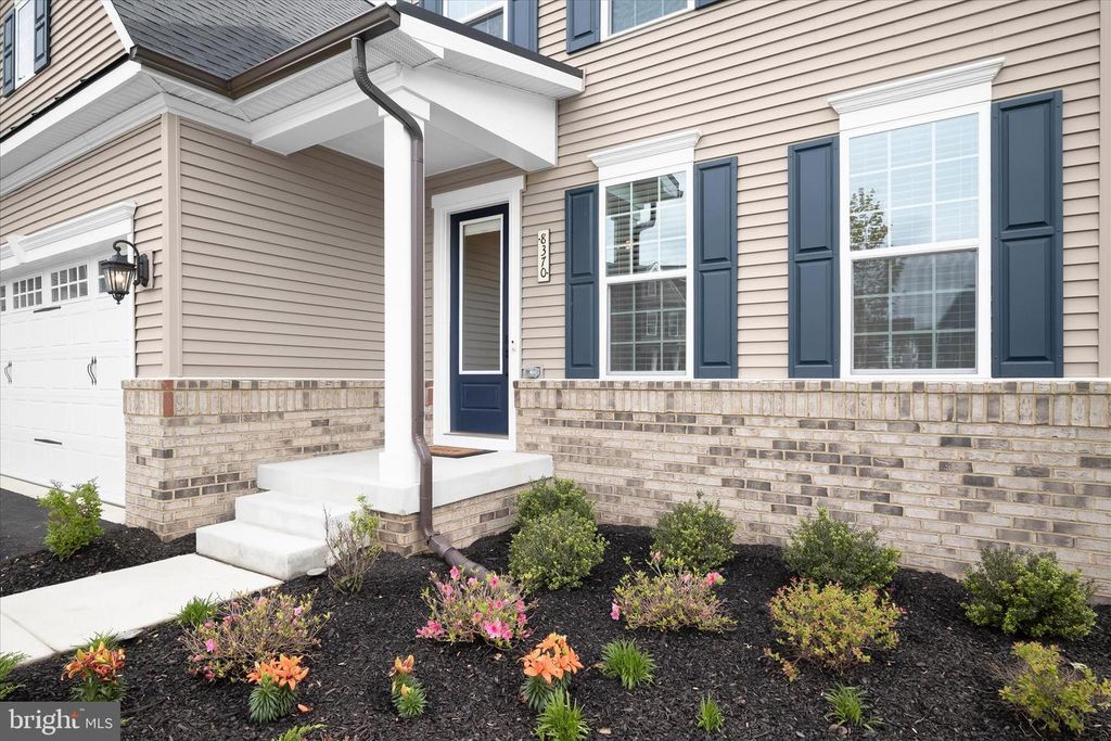 Image 2 of property listing at 8370 MCGILL CT, Laurel, MD 20723