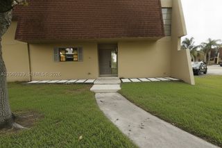 8985 Palm Tree Ln 8985, Pembroke Pines, FL 33024