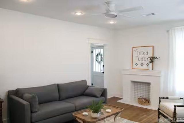 1716 Simms, Conway, AR 72032