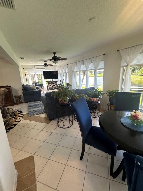 Image 12 of property listing at 24327 BUCKINGHAM WAY, Punta Gorda, FL 33980