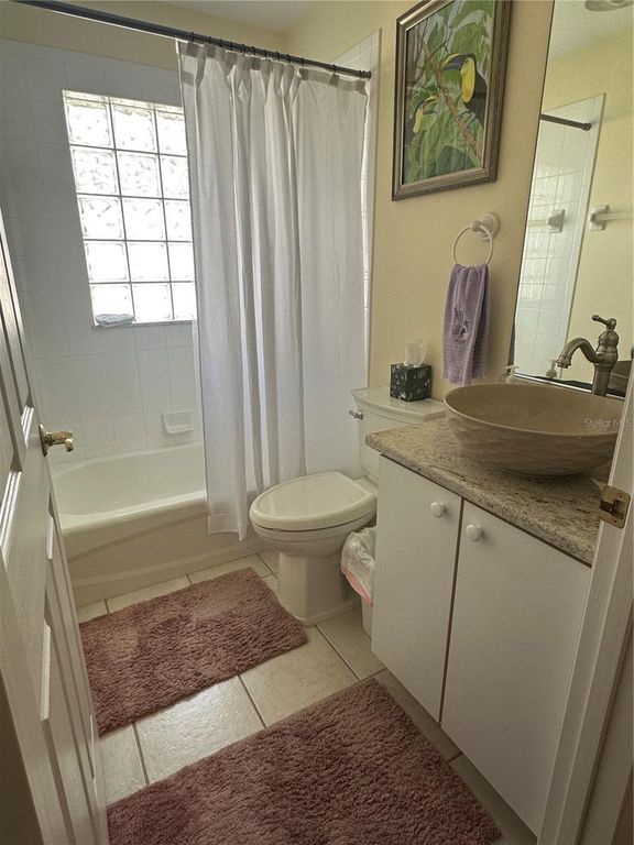 Image 16 of property listing at 24327 BUCKINGHAM WAY, Punta Gorda, FL 33980