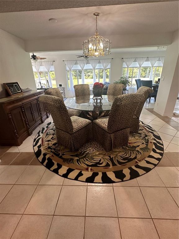 Image 10 of property listing at 24327 BUCKINGHAM WAY, Punta Gorda, FL 33980