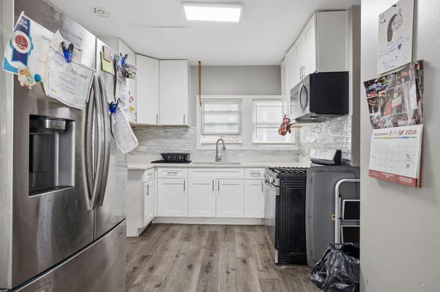 4324 Ivy Street, East Chicago, IN 46312