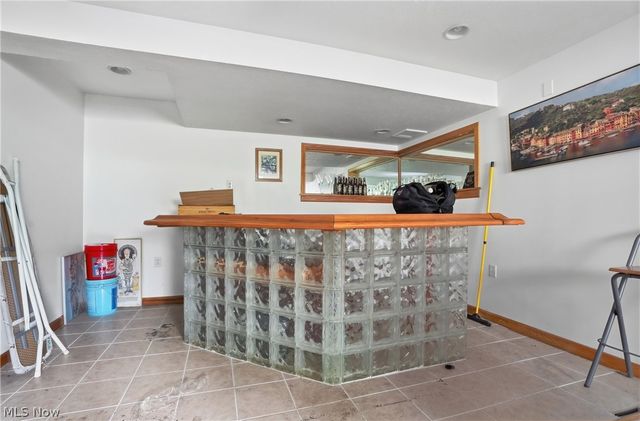 560 Canterbury Lane, Sagamore Hills, OH 44067
