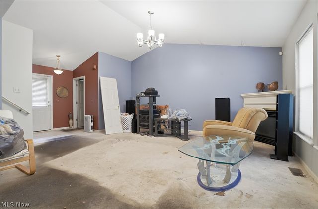 560 Canterbury Lane, Sagamore Hills, OH 44067